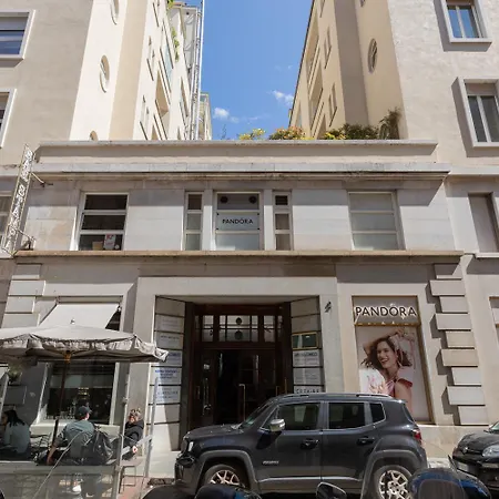 Elegant With Terrace By Wonderful Italy