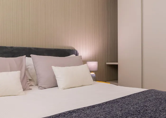 Elegant With Terrace By Wonderful Italy *