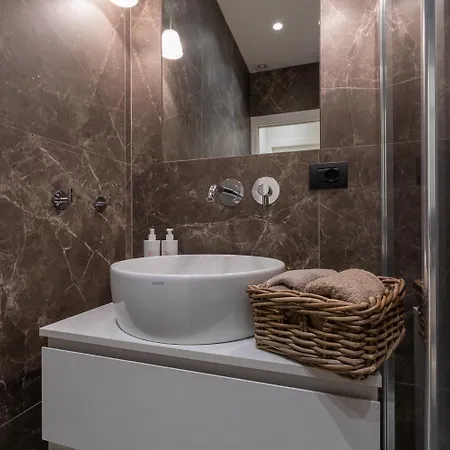 Elegant With Terrace By Wonderful Italy Lägenhet *