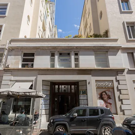 Lägenhet Elegant With Terrace By Wonderful Italy Turin